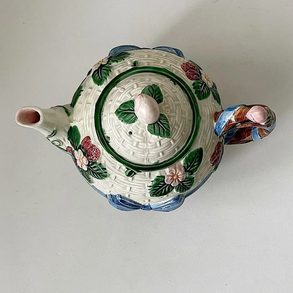 Unbranded vintage teapot